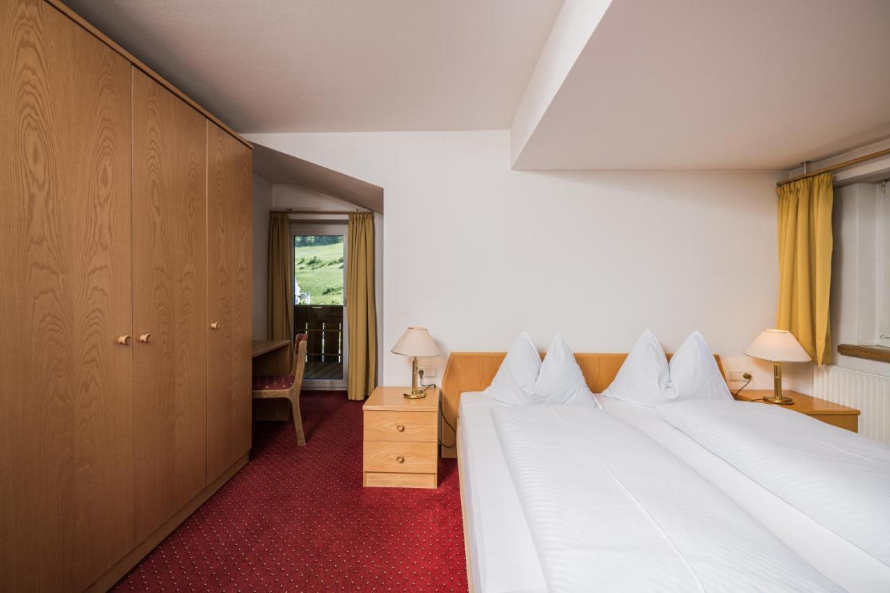 Hotel Waldheim Sexten Exterior foto
